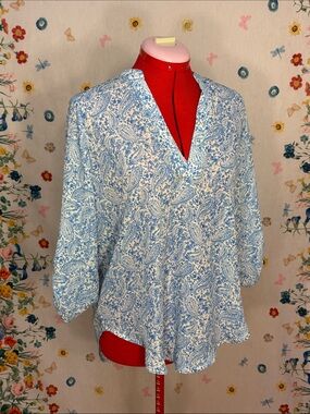 Lush - Blue and White Paisley V-Neck Tunic